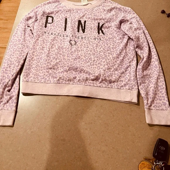 Woman’s clothes - Picture 2 of 2